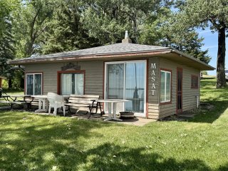 1023 Thompson Beach Road, Redfield SD